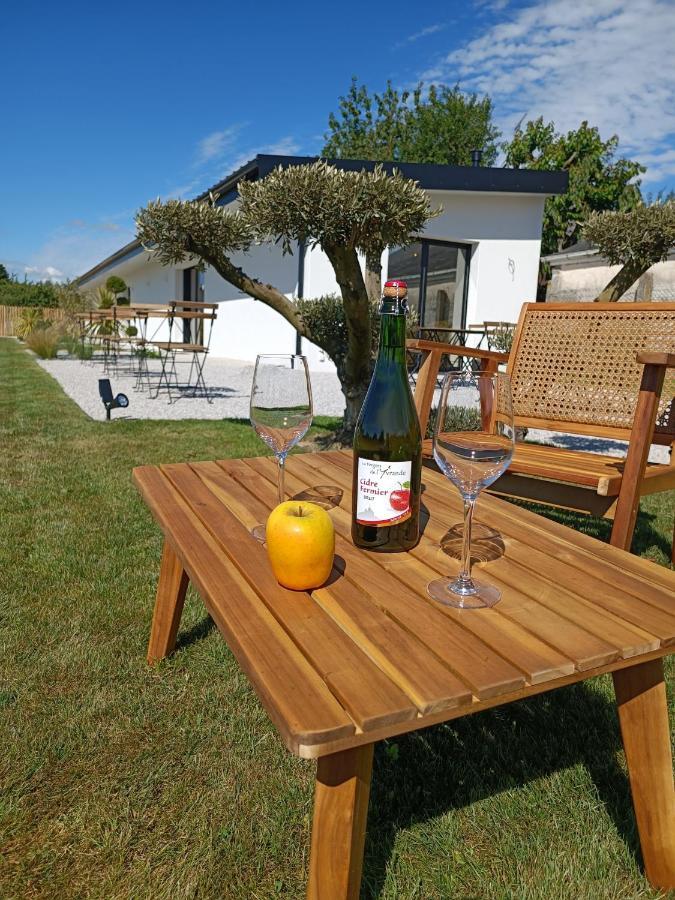 Maison Bailly Ducey-Les Cheris Bagian luar foto
